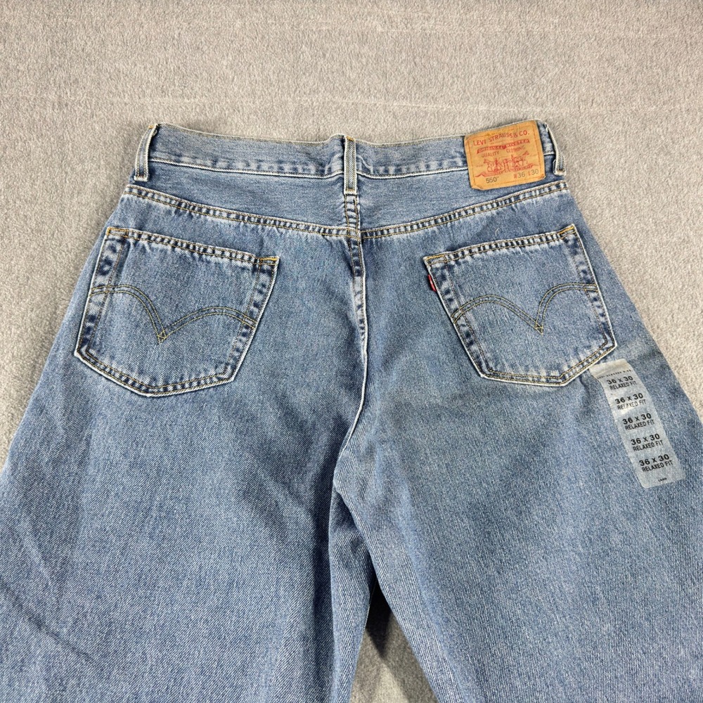 Vintage Levis 550 Relaxed Fit Jeans Mens 36x32 Blue NWOT Y2K - Picture 2 of 10